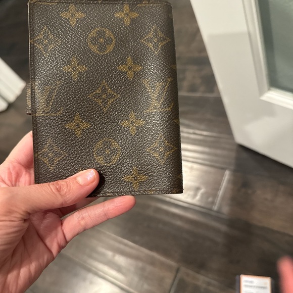 Louis Vuitton Monogram Snap Card Holder in Brown and Gold - Picture 2 of 3